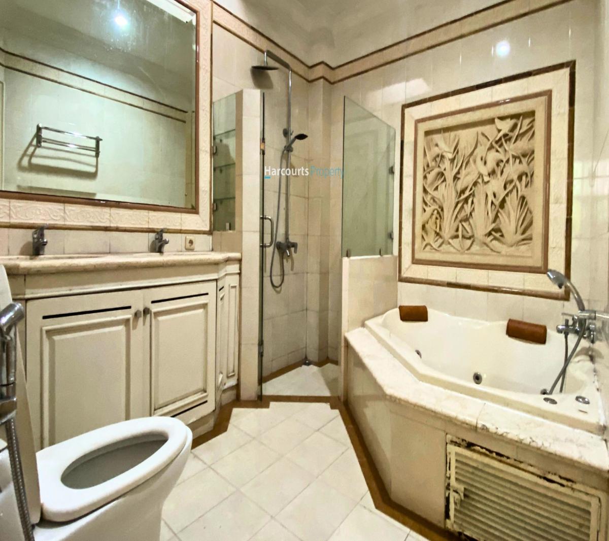 Disewakan Rumah Klasik Tropical, Asri dan Strategis Di Jl. Jeruk Purut - Kemang, Jakarta Selatan - Foto 9