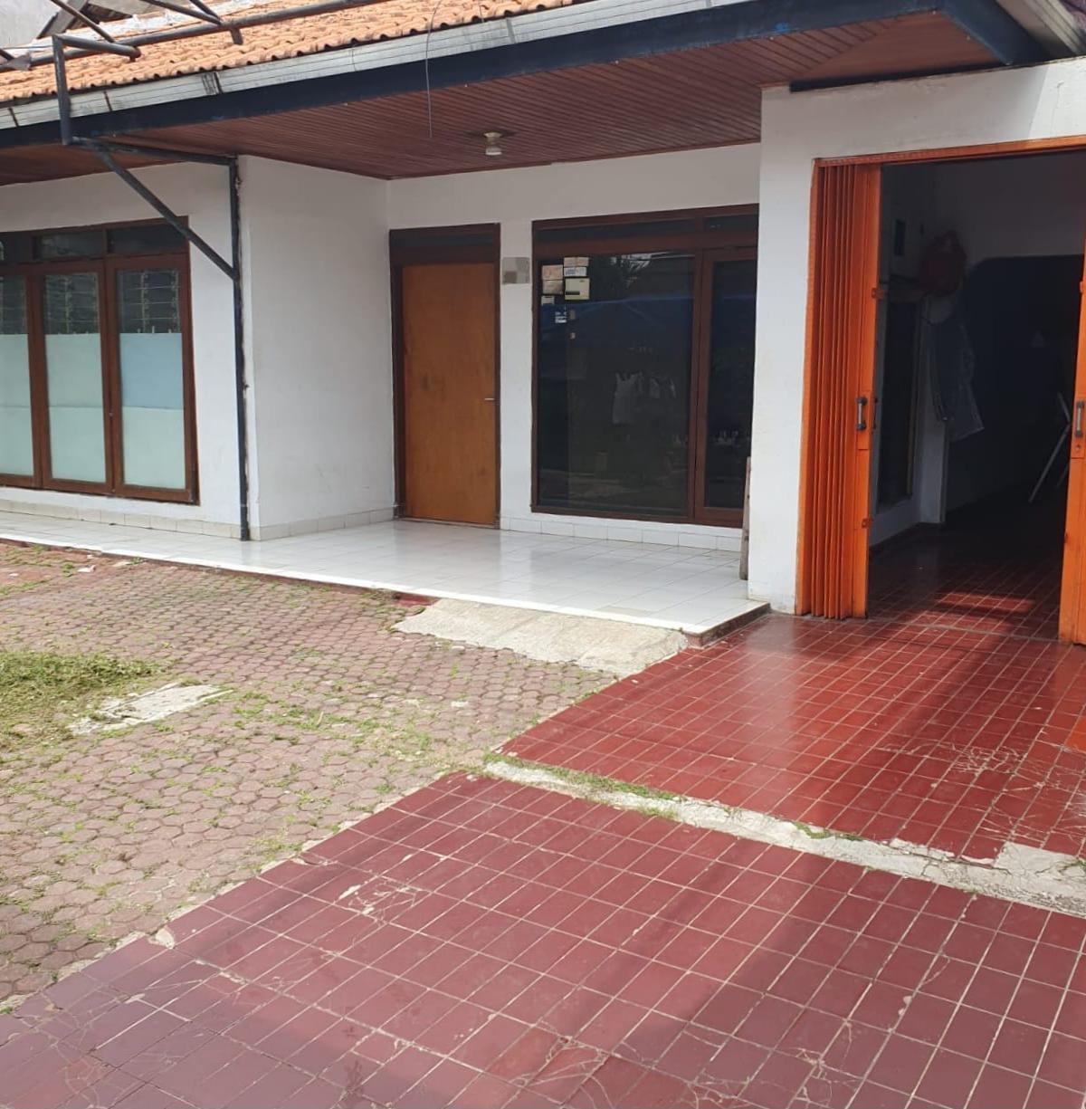 Dijual atau Disewakan Rumah Luas 400 m² di Pancoran, Jakarta Selatan