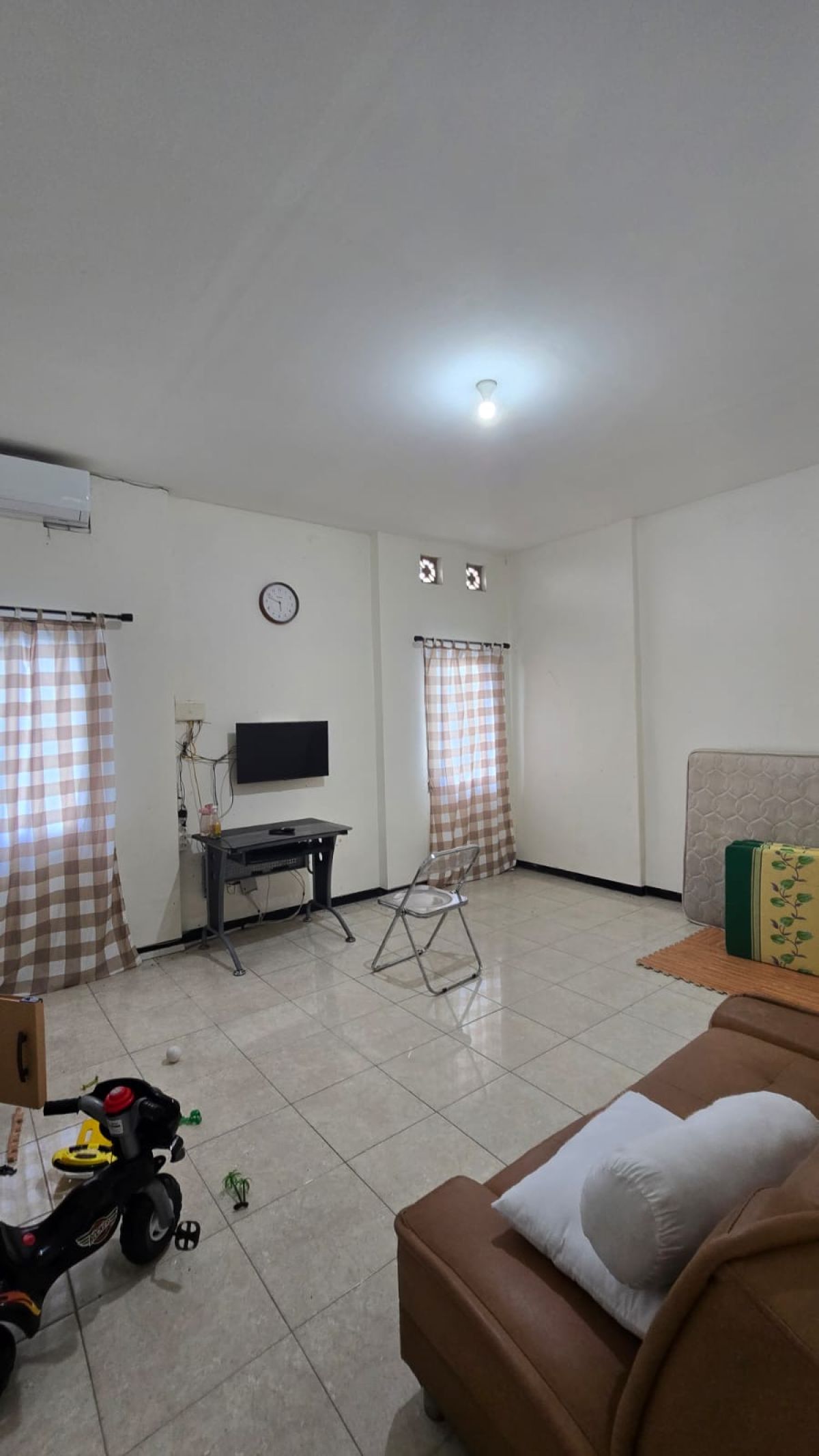 Disewakan Ruko Strategis Full Interior Eks Toko Roti, Bagus Siap Pakai di Pusat Pertokoan Solo Baru - Foto 3