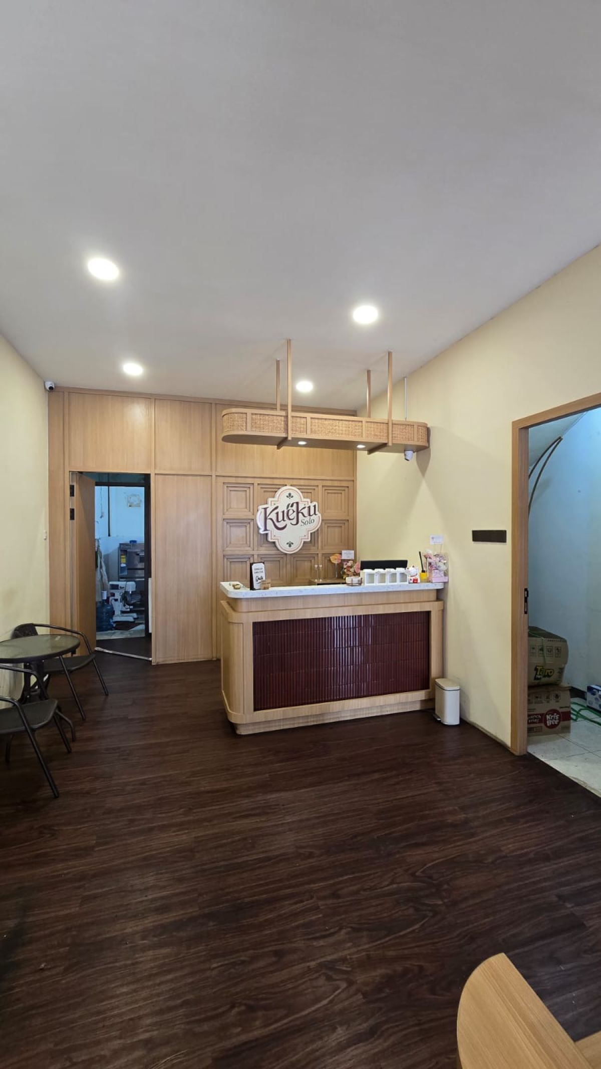 Disewakan Ruko Strategis Full Interior Eks Toko Roti, Bagus Siap Pakai di Pusat Pertokoan Solo Baru - Foto 7