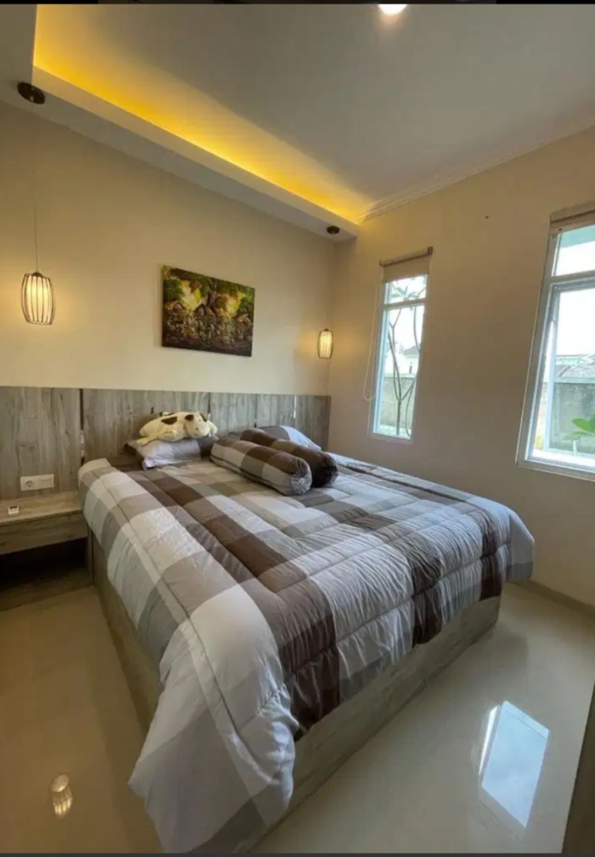 Disewakan Rumah Bagus Minimalis 2 Lantai ( Full Furnished )  Lokasi : Cluster Elite di Colomadu - Foto 2