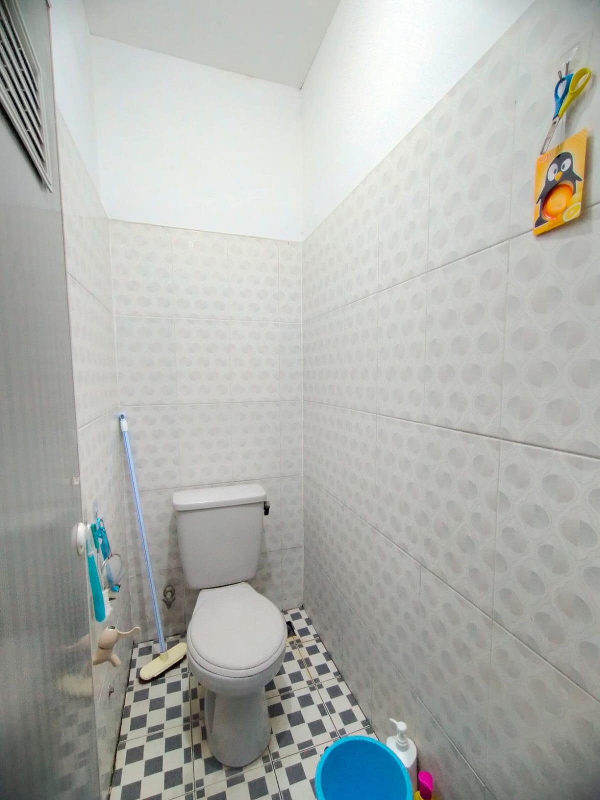 Dijual Rumah 3 Lantai di Taman Puri Indah Jakarta Timur Cocok Dijadikan Rumah Kos - Foto 2