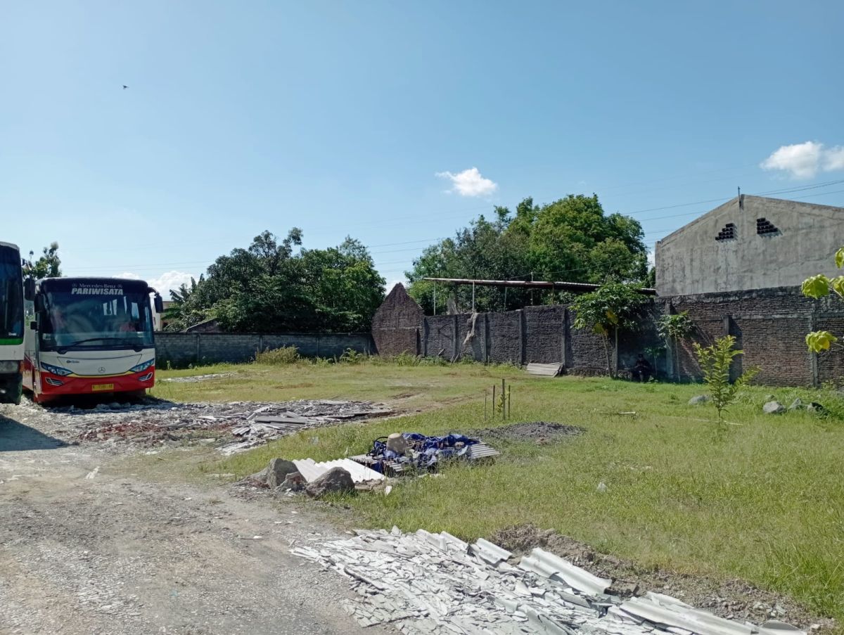 Disewakan Tanah Pekarangan Strategis Siap Pakai di Jalan Raya Solo Purwodadi Sekip Banjarsari Solo - Foto 2