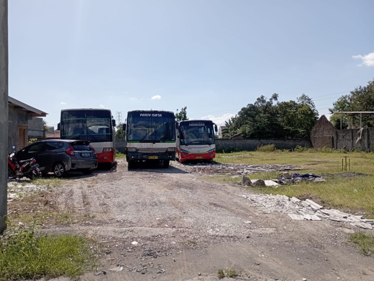 Disewakan Tanah Pekarangan Strategis Siap Pakai di Jalan Raya Solo Purwodadi Sekip Banjarsari Solo - Foto 3