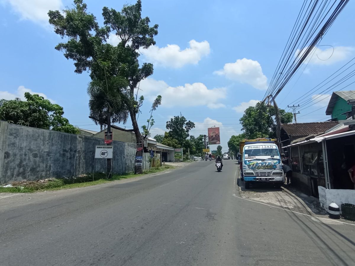Disewakan Tanah Pekarangan Strategis Siap Pakai di Jalan Raya Solo Purwodadi Sekip Banjarsari Solo - Foto 4
