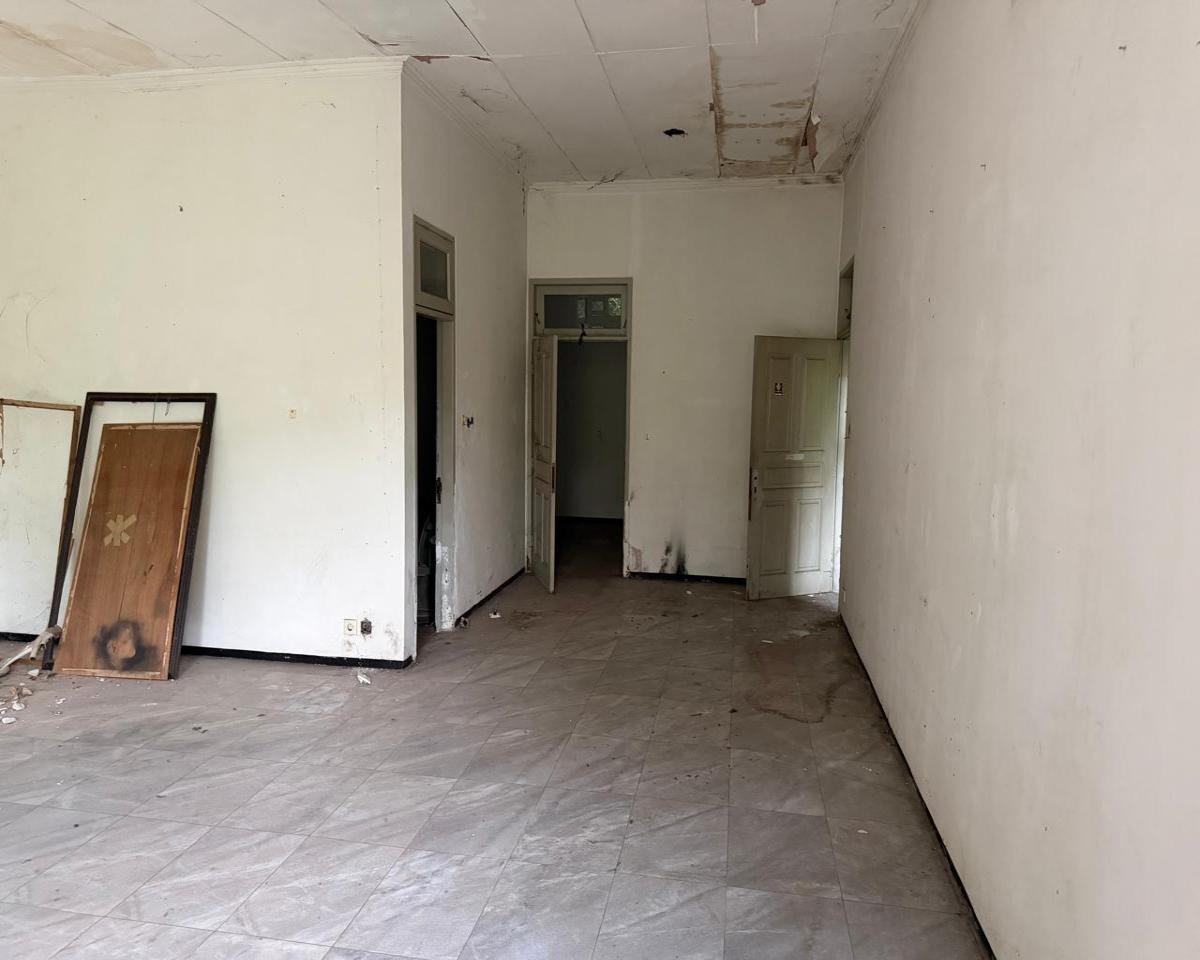 2 UNIT RUMAH BESAR BERDAMPINGAN 1 LAHAN - Foto 4