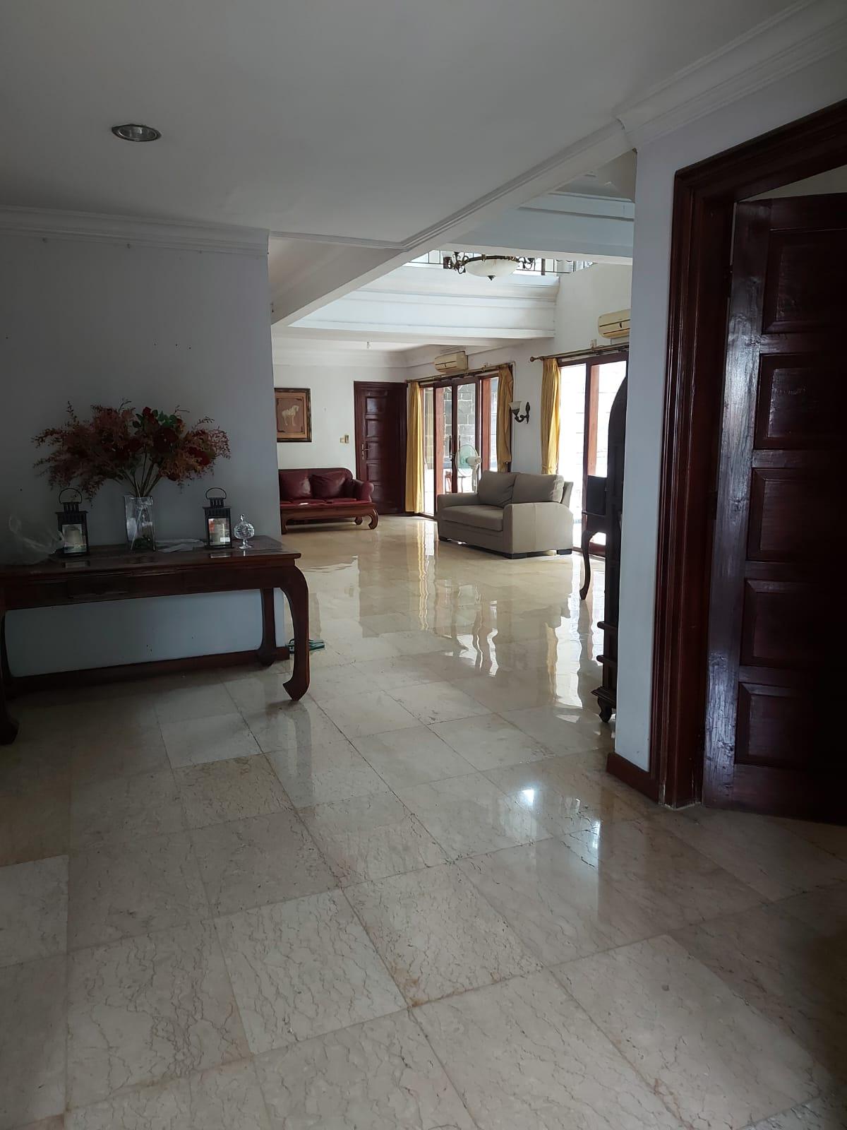 RUMAH NYAMAN DI LOKASI SANGAT STRATEGIS - Foto 2