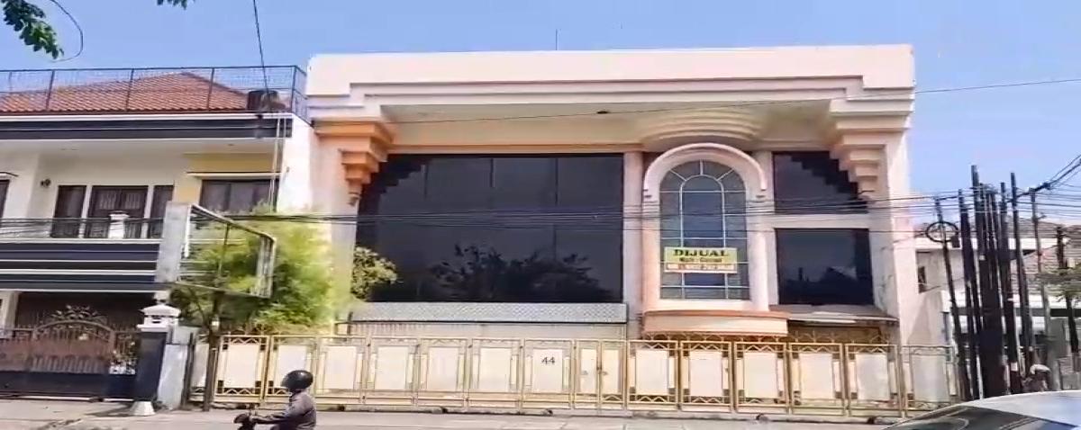 Jual Gedung Perkantoran Bagus 3 Lantai Luas 1500M2 di Citarum, Semarang