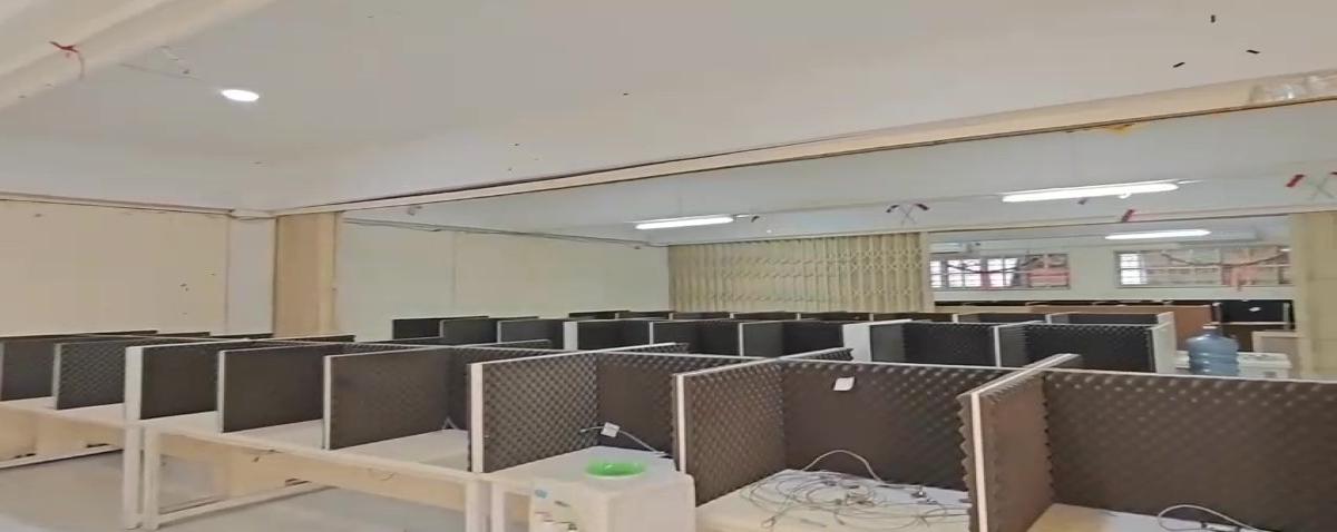 Sewa Gedung Perkantoran Bagus 3 lantai Luas 1500 m2 di Citarum, Semarang - Foto 2