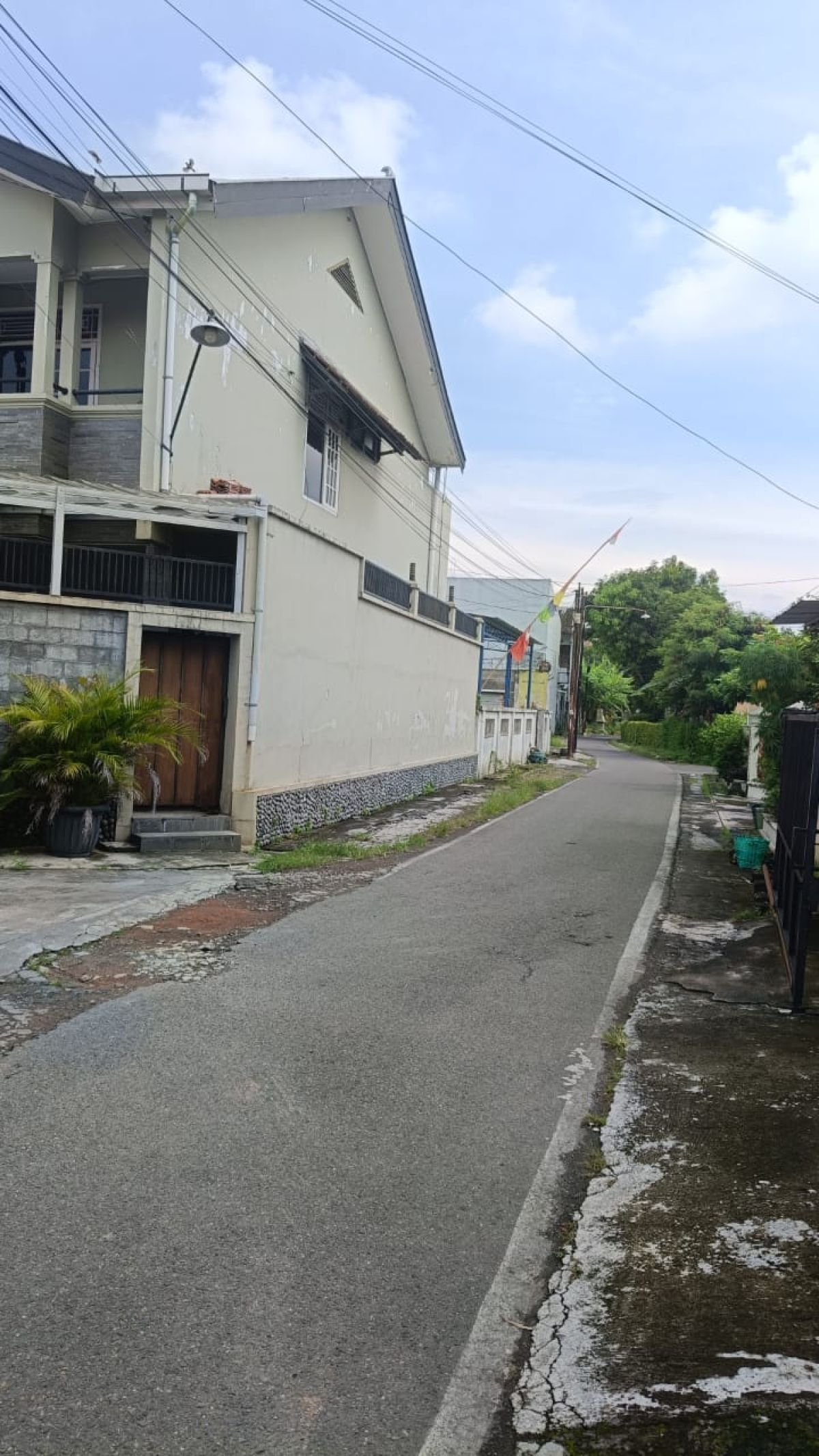 Dijual Rumah HOOK Tengah Kota Siap Huni 2 Lantai di Banjarsari Solo - Foto 2