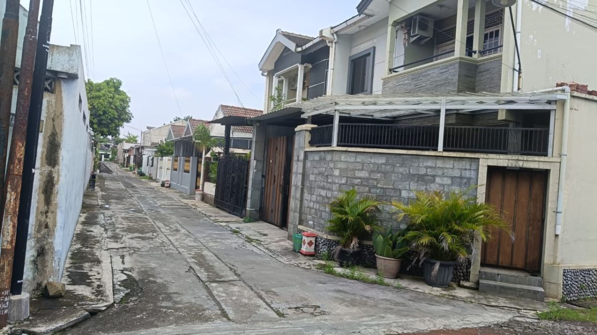Dijual Rumah HOOK Tengah Kota Siap Huni 2 Lantai di Banjarsari Solo - Foto 5