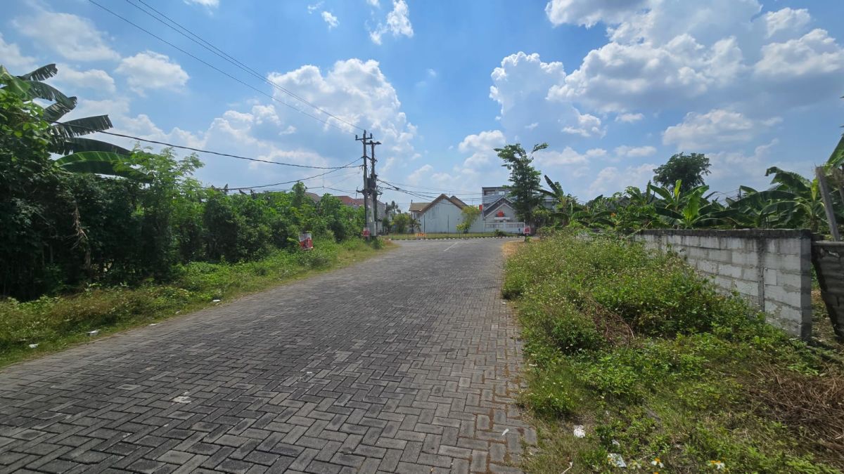 Dijual Tanah Kavling Siap Bangun di Jalan Viena Utama ( boulevard ), Solo Baru - Foto 4