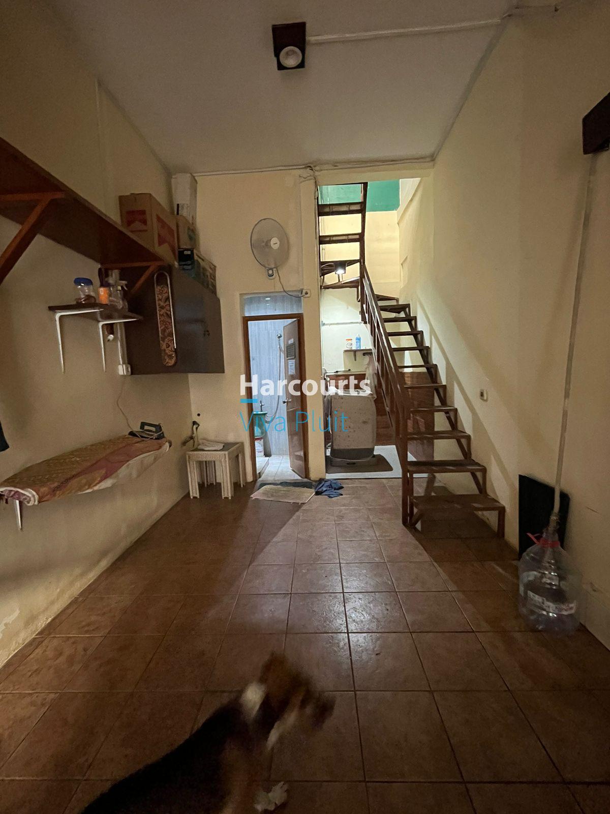 Dijual Rumah Bagus, 2 Lantai Di Tanjung Duren. Nyaman Dan Strategis - Foto 2