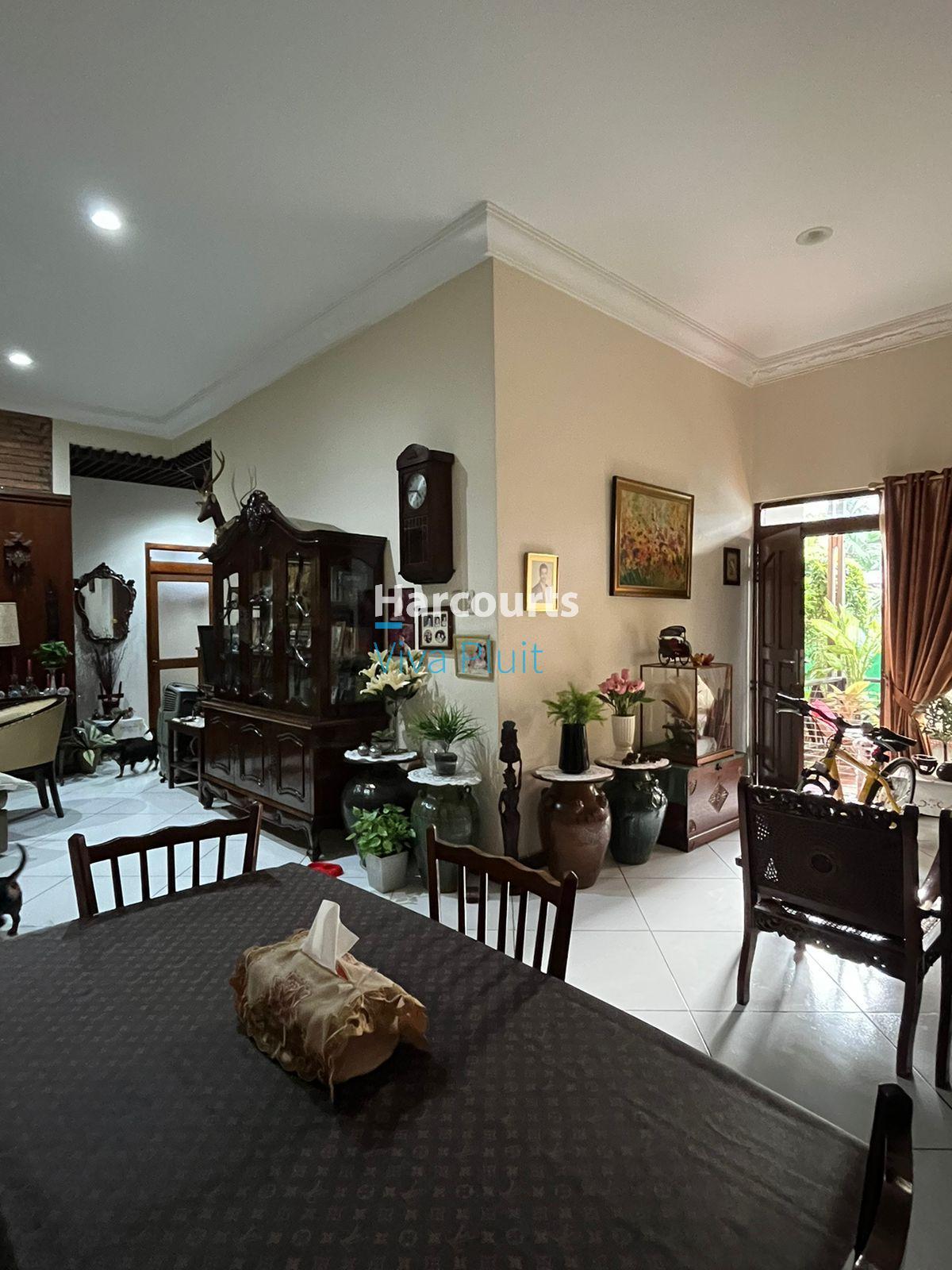 Dijual Rumah Bagus, 2 Lantai Di Tanjung Duren. Nyaman Dan Strategis - Foto 13
