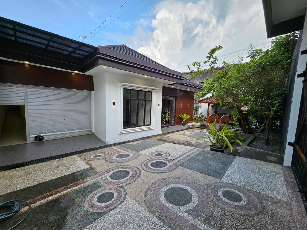 Dijual Rumah Modern Bagus Siap Huni Dekat Masjid Sheikh Zayed, Banjarsari Solo