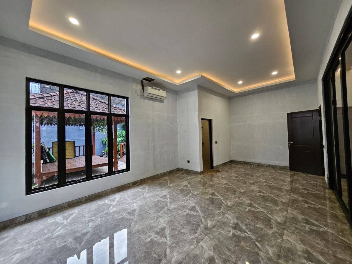 Dijual Rumah Modern Bagus Siap Huni Dekat Masjid Sheikh Zayed, Banjarsari Solo - Foto 9