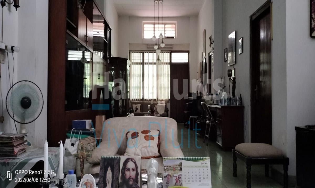 Dijual Rumah 2 Lantai di Jl. Kramat, Jakarta Pusat – 6 KT, 300m²