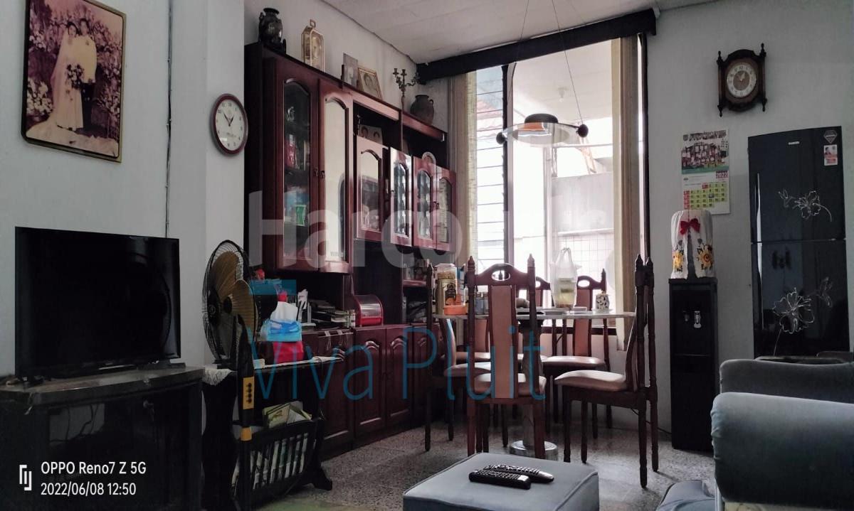 Dijual Rumah 2 Lantai di Jl. Kramat, Jakarta Pusat – 6 KT, 300m² - Foto 2