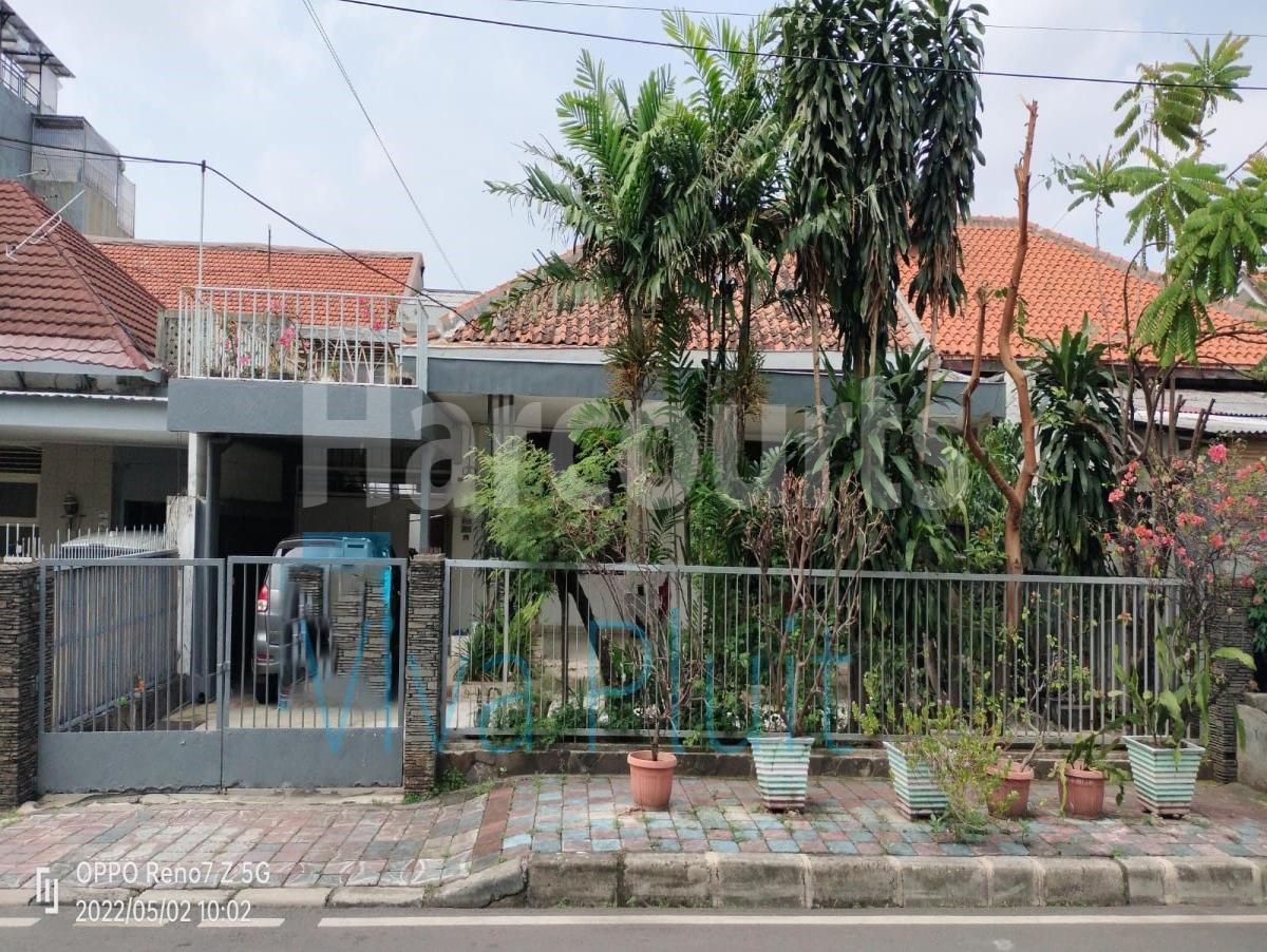 Dijual Rumah 2 Lantai di Jl. Kramat, Jakarta Pusat – 6 KT, 300m² - Foto 4