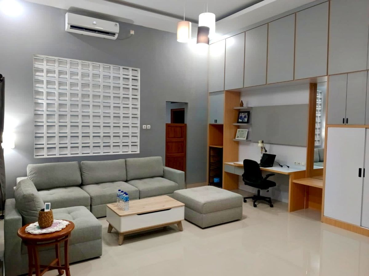 Dijual Rumah Bagus Bangunan Baru  ( Full Furnished )  Lokasi : Gonilan, Kartasura, Solo - Foto 2