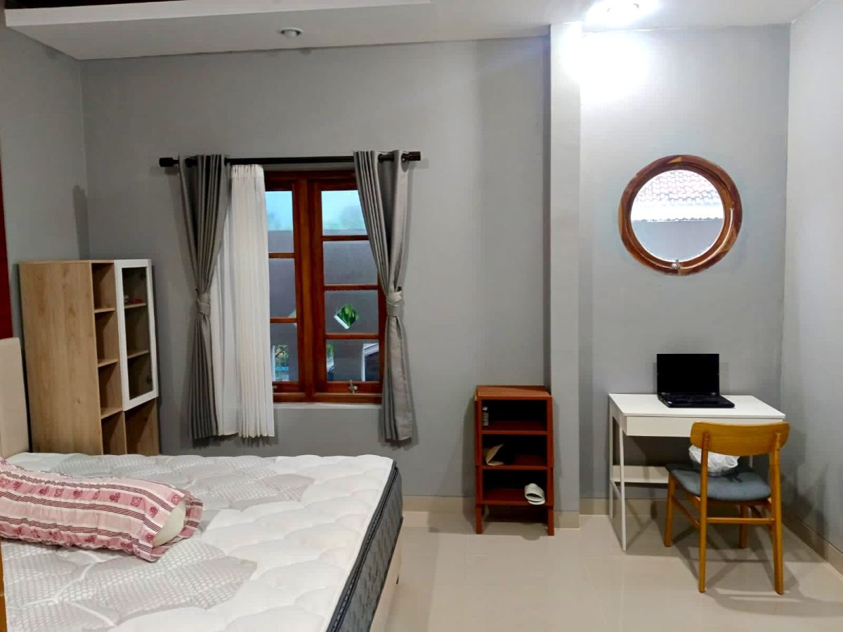 Dijual Rumah Bagus Bangunan Baru  ( Full Furnished )  Lokasi : Gonilan, Kartasura, Solo - Foto 4