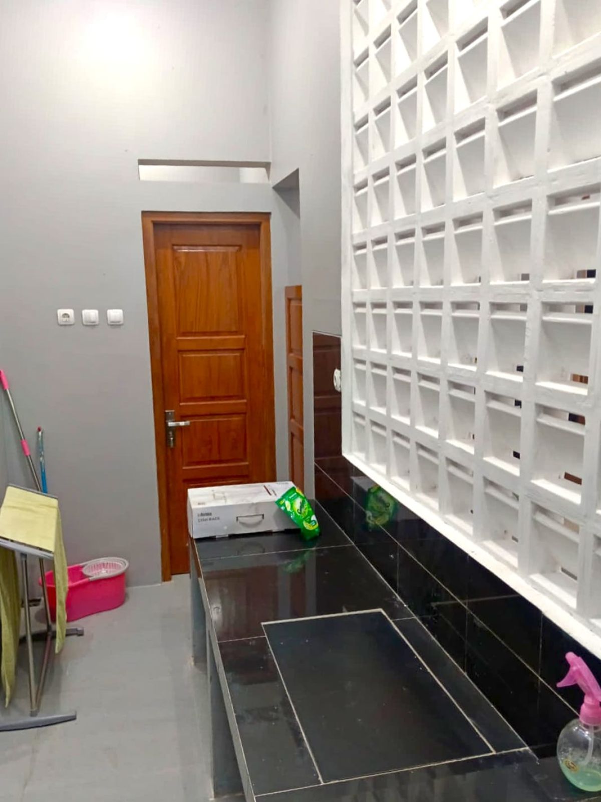 Dijual Rumah Bagus Bangunan Baru  ( Full Furnished )  Lokasi : Gonilan, Kartasura, Solo - Foto 5