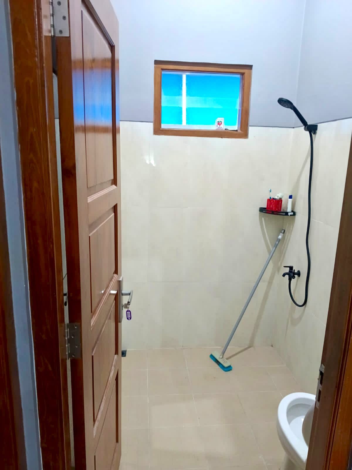 Dijual Rumah Bagus Bangunan Baru  ( Full Furnished )  Lokasi : Gonilan, Kartasura, Solo - Foto 6