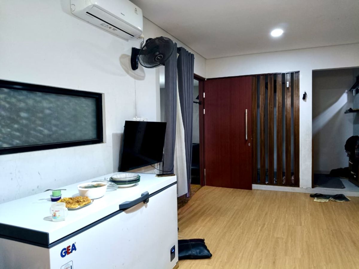 Dijual Rumah Bagus 2 Lantai  ( Full Furnished )  Lokasi : Cluster Modern di Colomadu, Solo - Foto 6