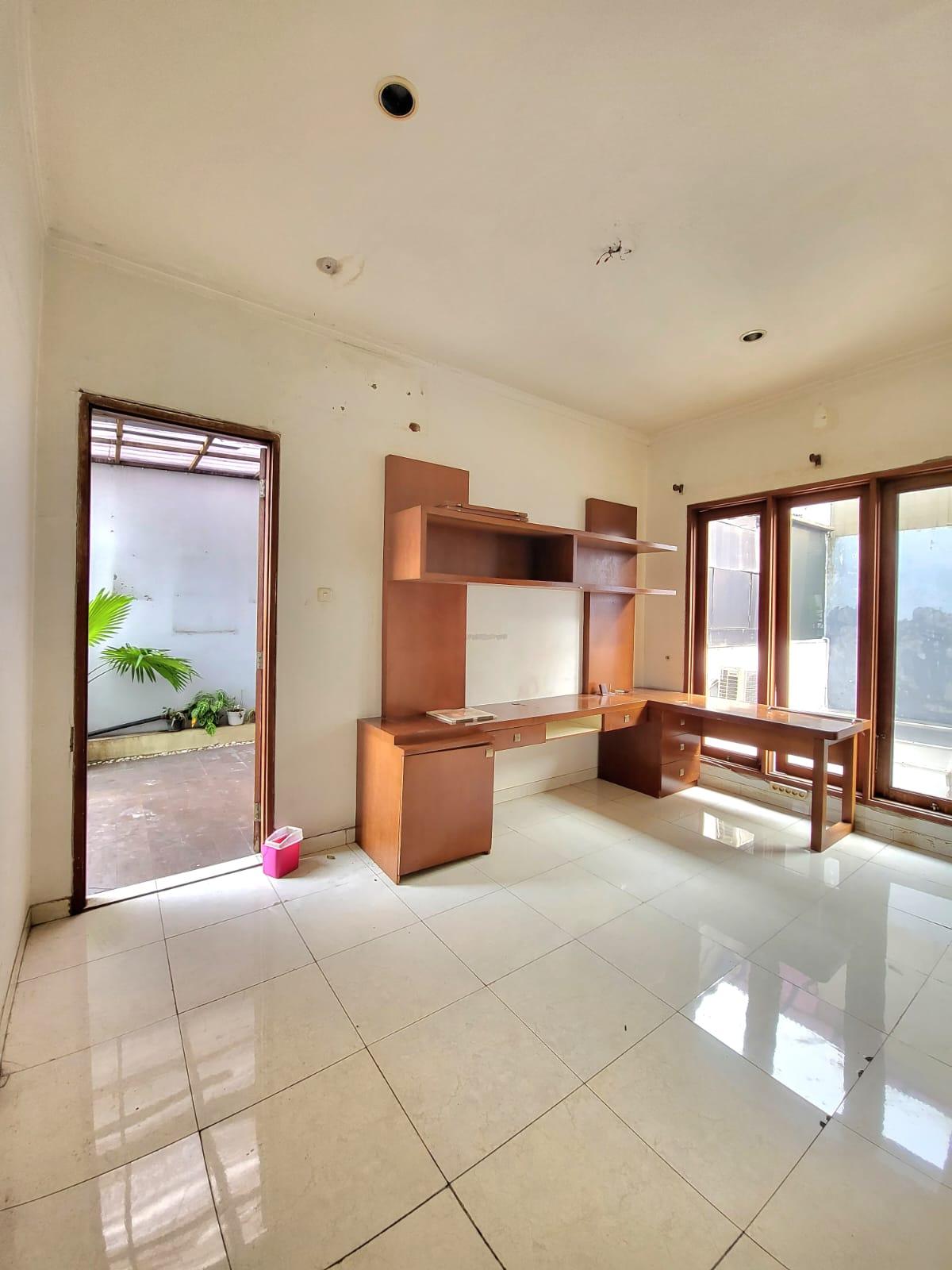Dijual rumah di Emerald Bintaro sektor 9 Tangerang Selatan - Foto 8