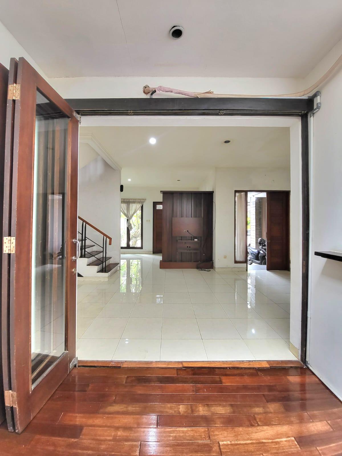 Dijual rumah di Emerald Bintaro sektor 9 Tangerang Selatan - Foto 9