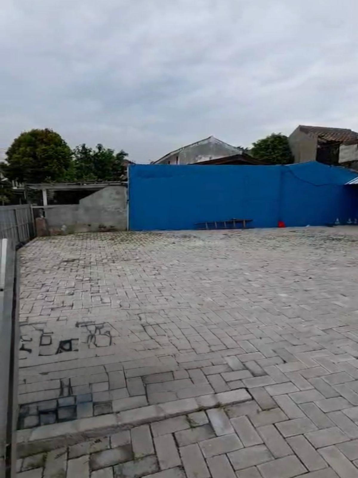 Rekomendasi Tanah yang asri seluas 202m2 dengan posisi hook ini menghadirkan lingkungan fasilitas yang lengkap, cocok untuk Anda yang menginginkan hunian aman ID - Foto 2