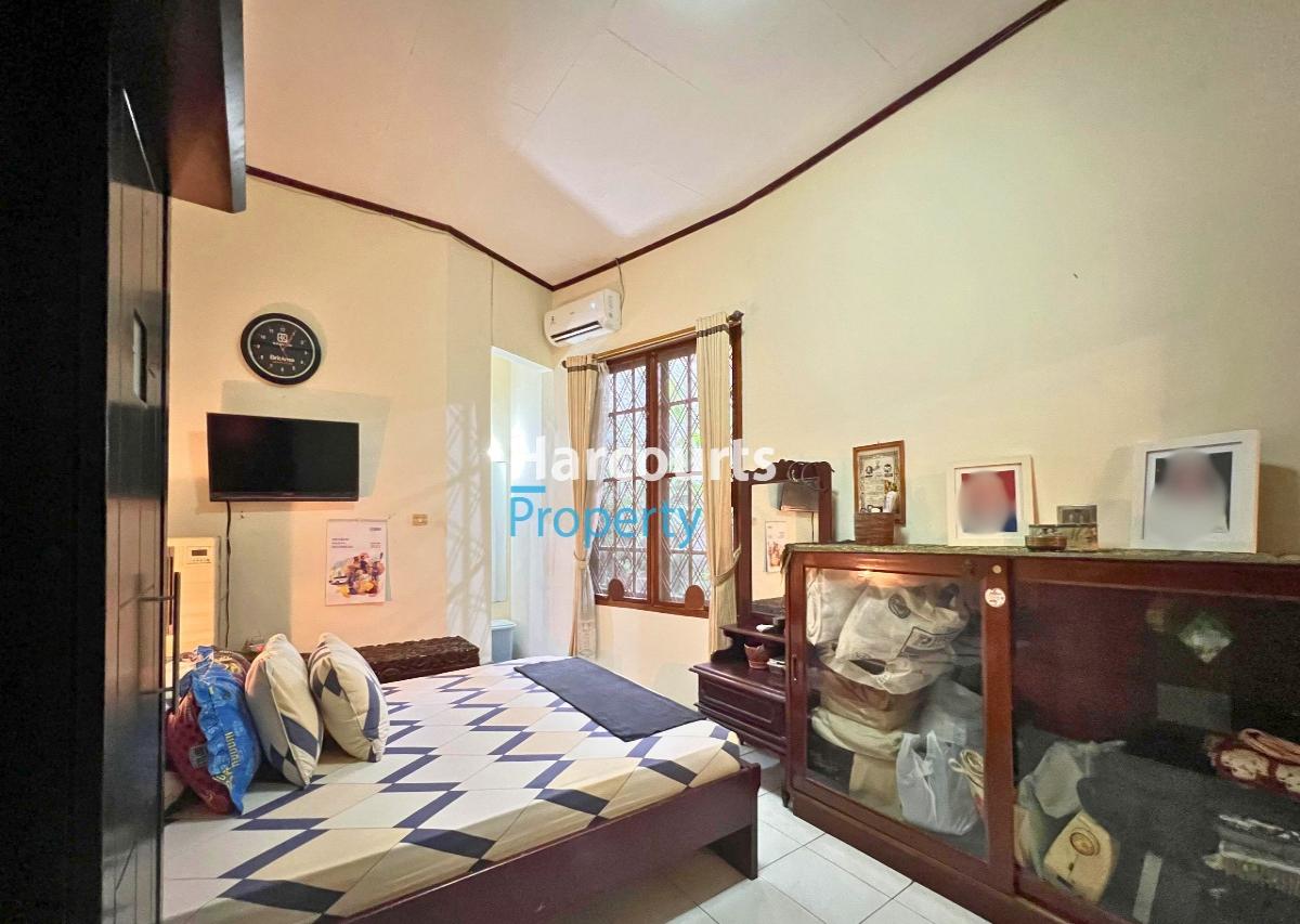 Dijual TURUN HARGA Rumah Klasik Tropis Dekat Area Senopati Kebayoran Baru