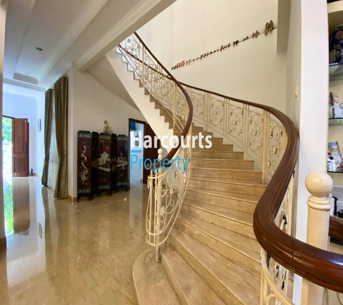 Kebayoran Baru Area Turun Harga Rumah Mediteranian Klasik 2 Lantai di Wijaya, Jakarta Selatan - Foto 6