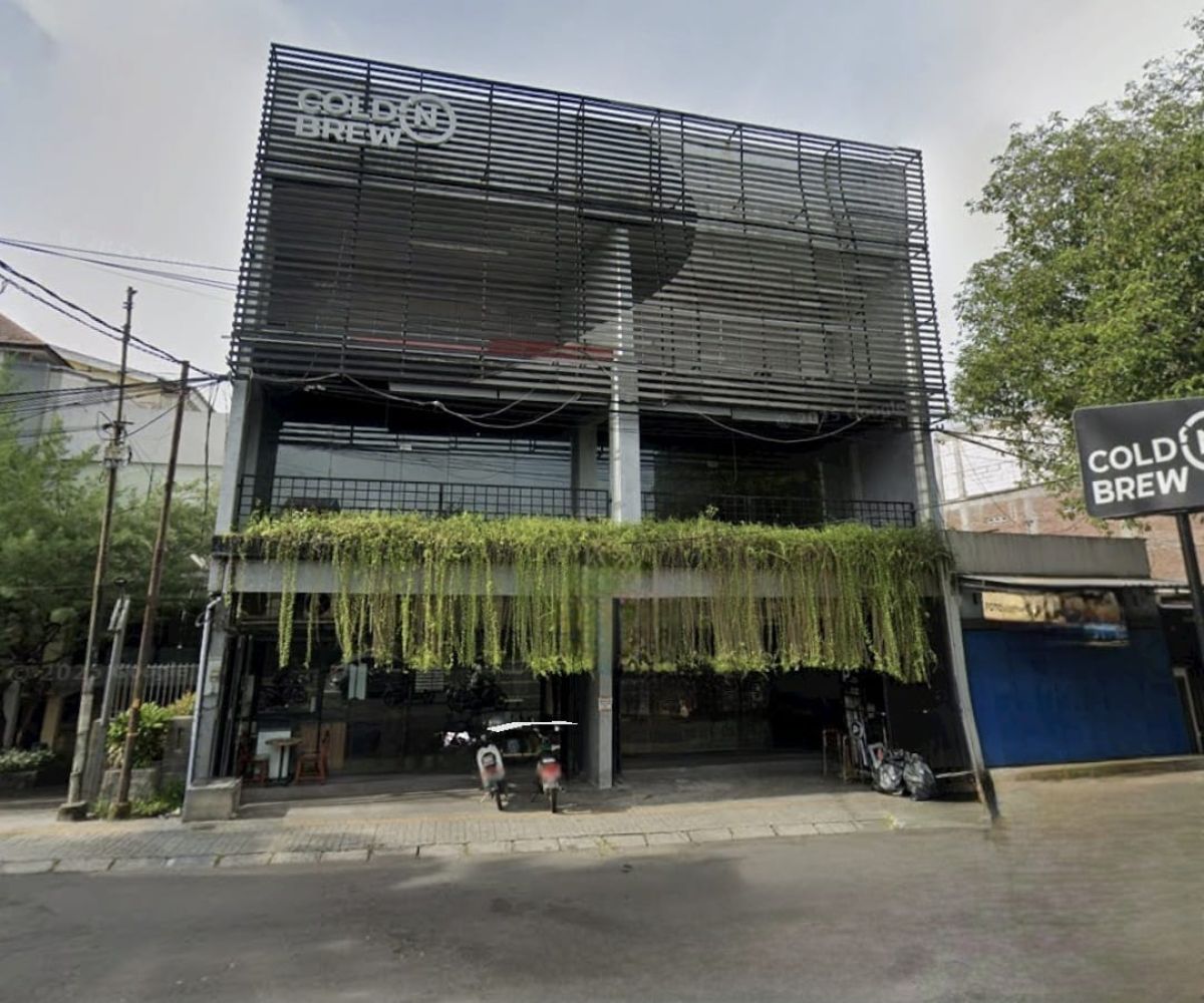 Dijual Ruko Super Strategis 3 Lantai, di Dekat Kampus UNS Solo