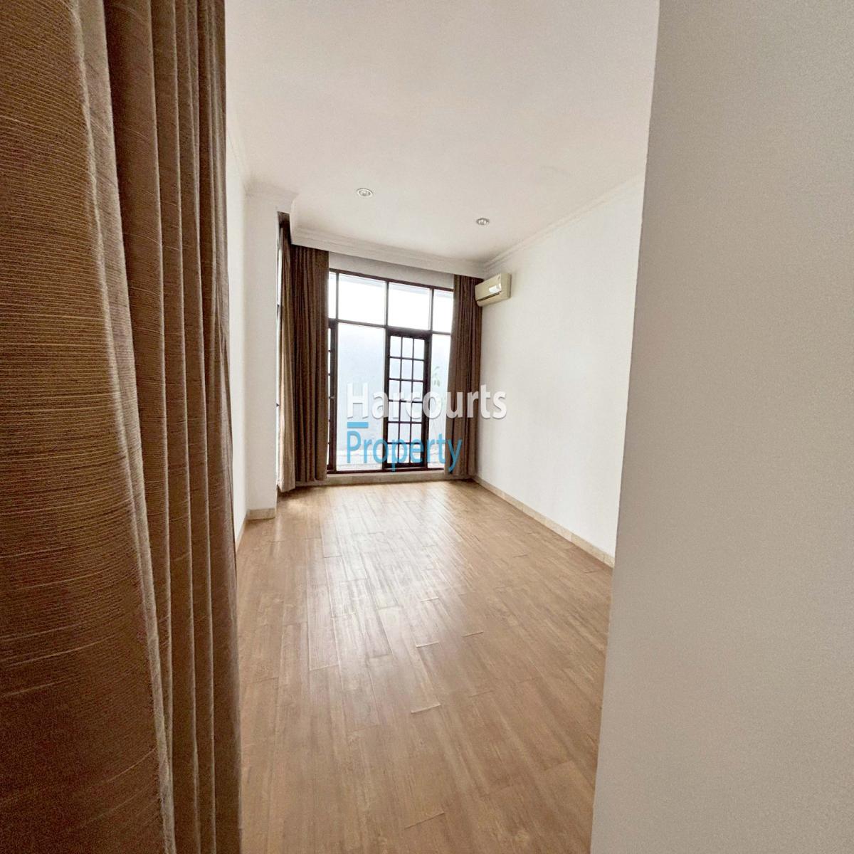 Disewakan Rumah Klasik 2 Lantai Area Jl. Biduri, Permata Hijau - Foto 8