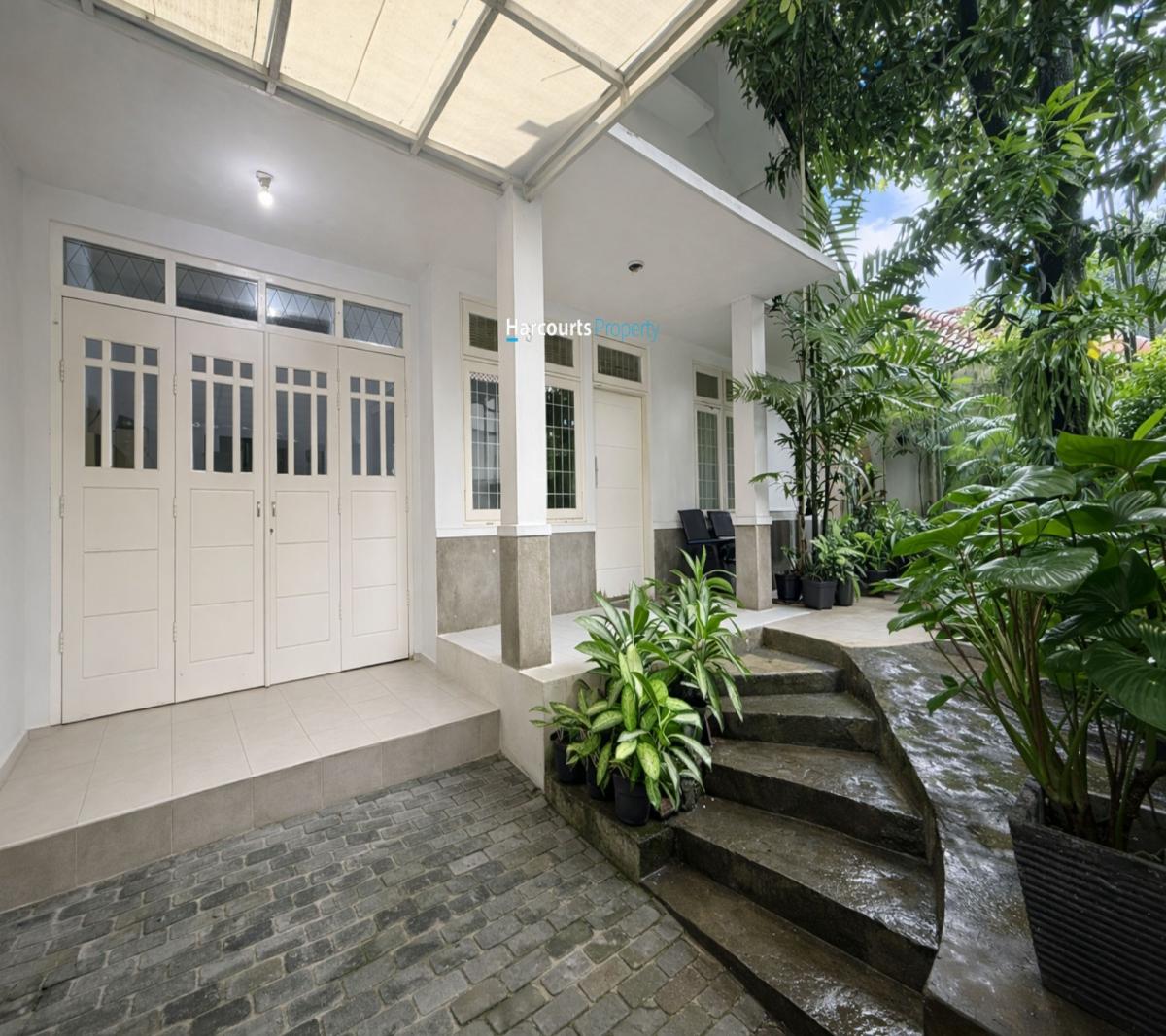 Dijual Rumah Klasik Bagus dan Terawat Lokasi Strategis di Kebayoran Baru - Foto 2