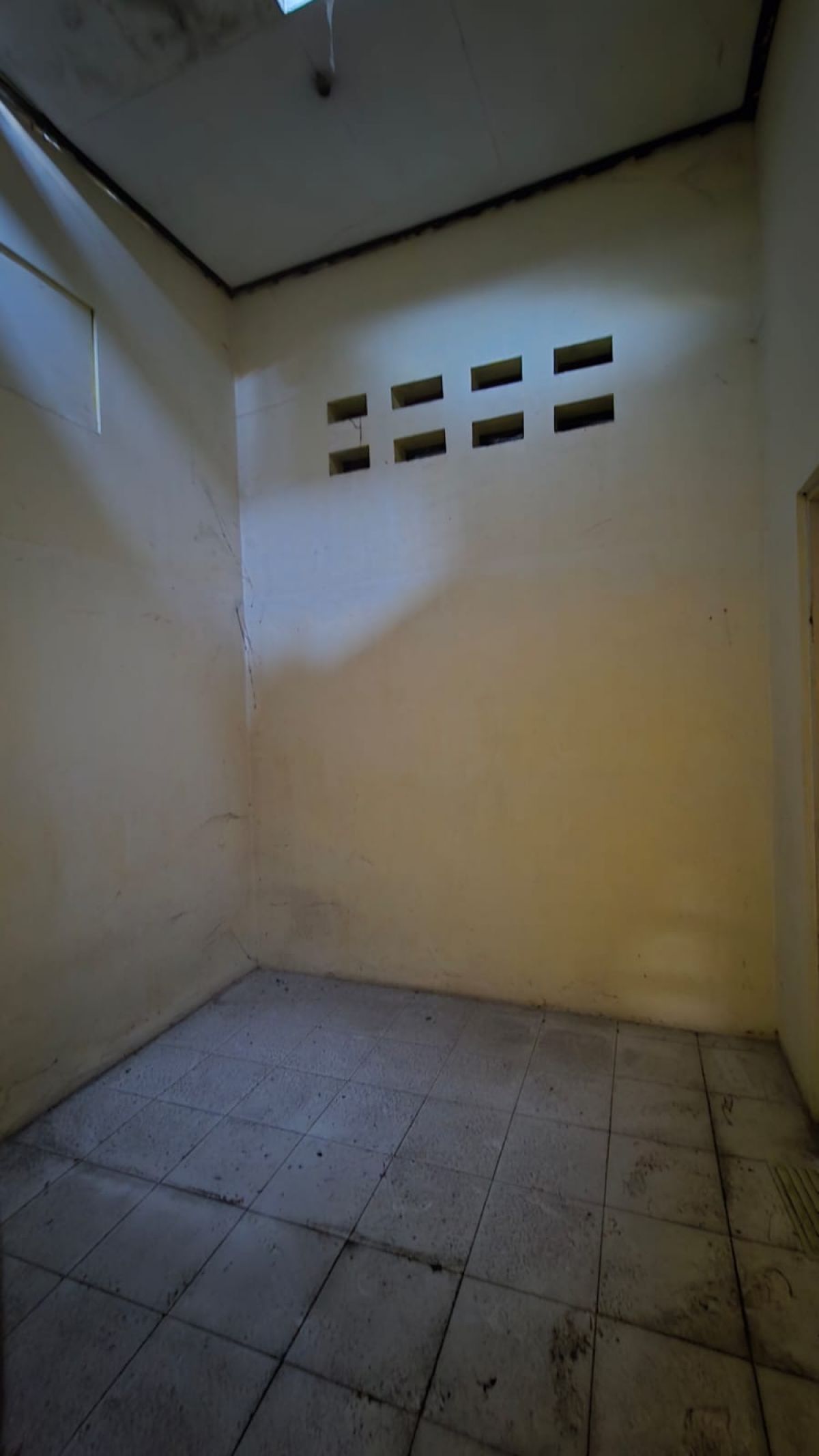 Disewakan Ruang Usaha Perlu Renovasi Siap Pakai, Dekat Solo Safari dan Kampus Uns Jebres Solo - Foto 4