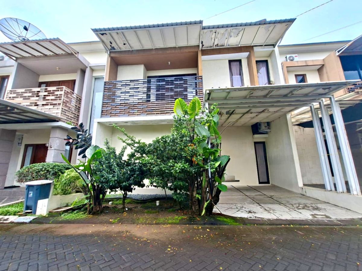 Disewakan Rumah Bagus 2 Lantai  ( Full Furnished )  Lokasi : Cluster Elite di Gentan, Solo