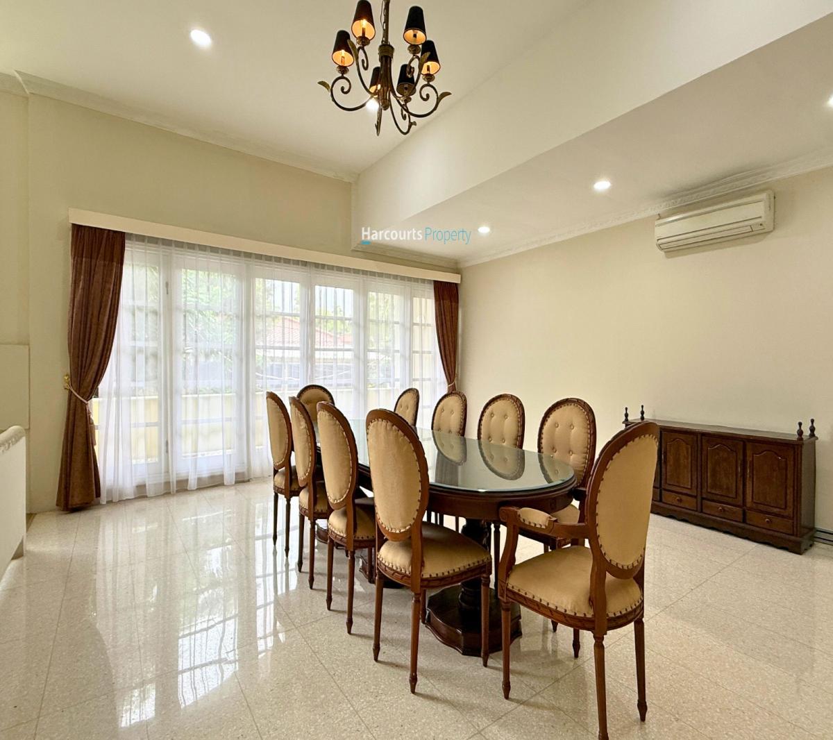 Disewakan Rumah Klasik Lokasi Strategis 5 menit dari Senayan City Area, Di Kebayoran Baru - Foto 7