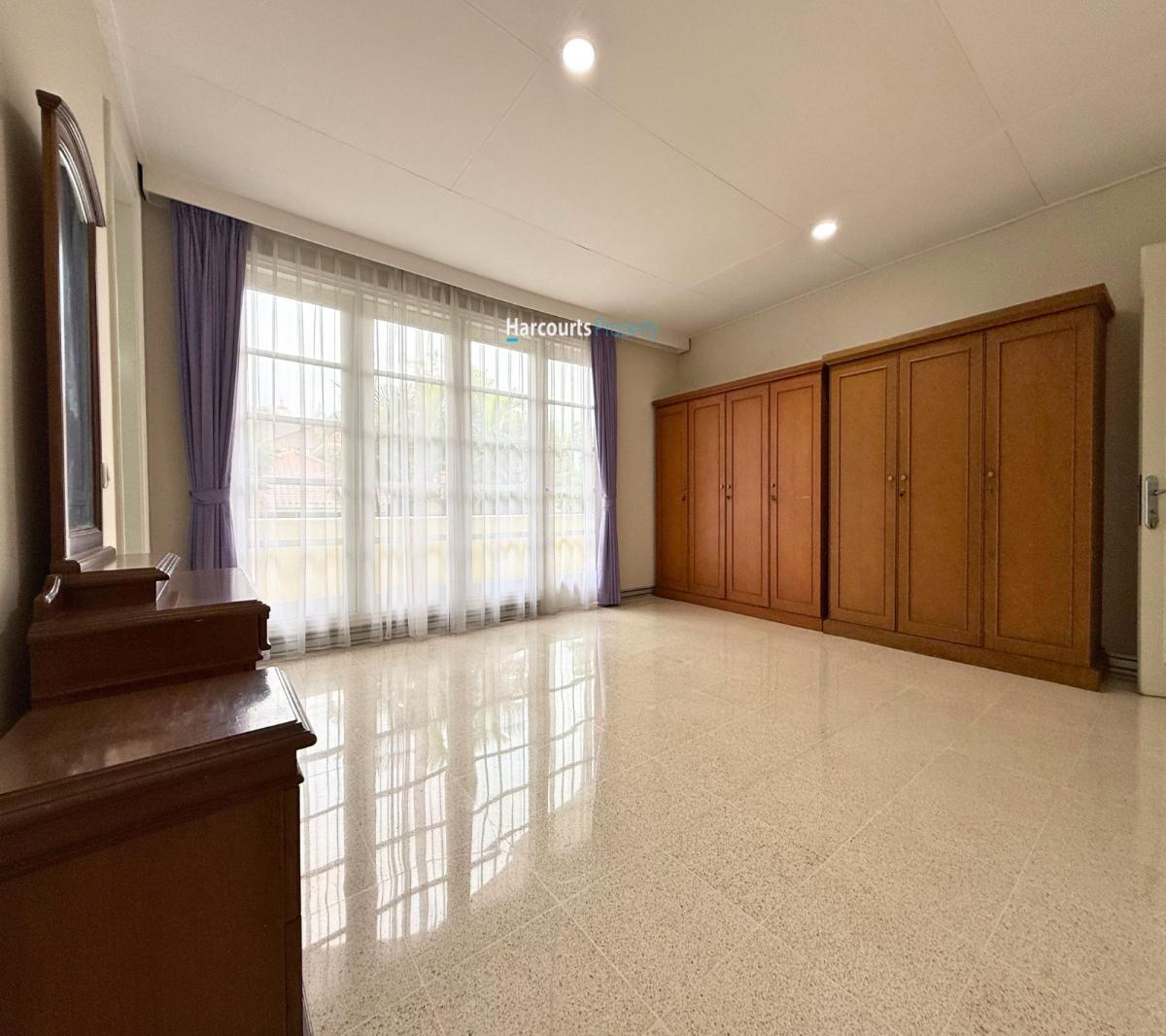 Disewakan Rumah Klasik Lokasi Strategis 5 menit dari Senayan City Area, Di Kebayoran Baru - Foto 9