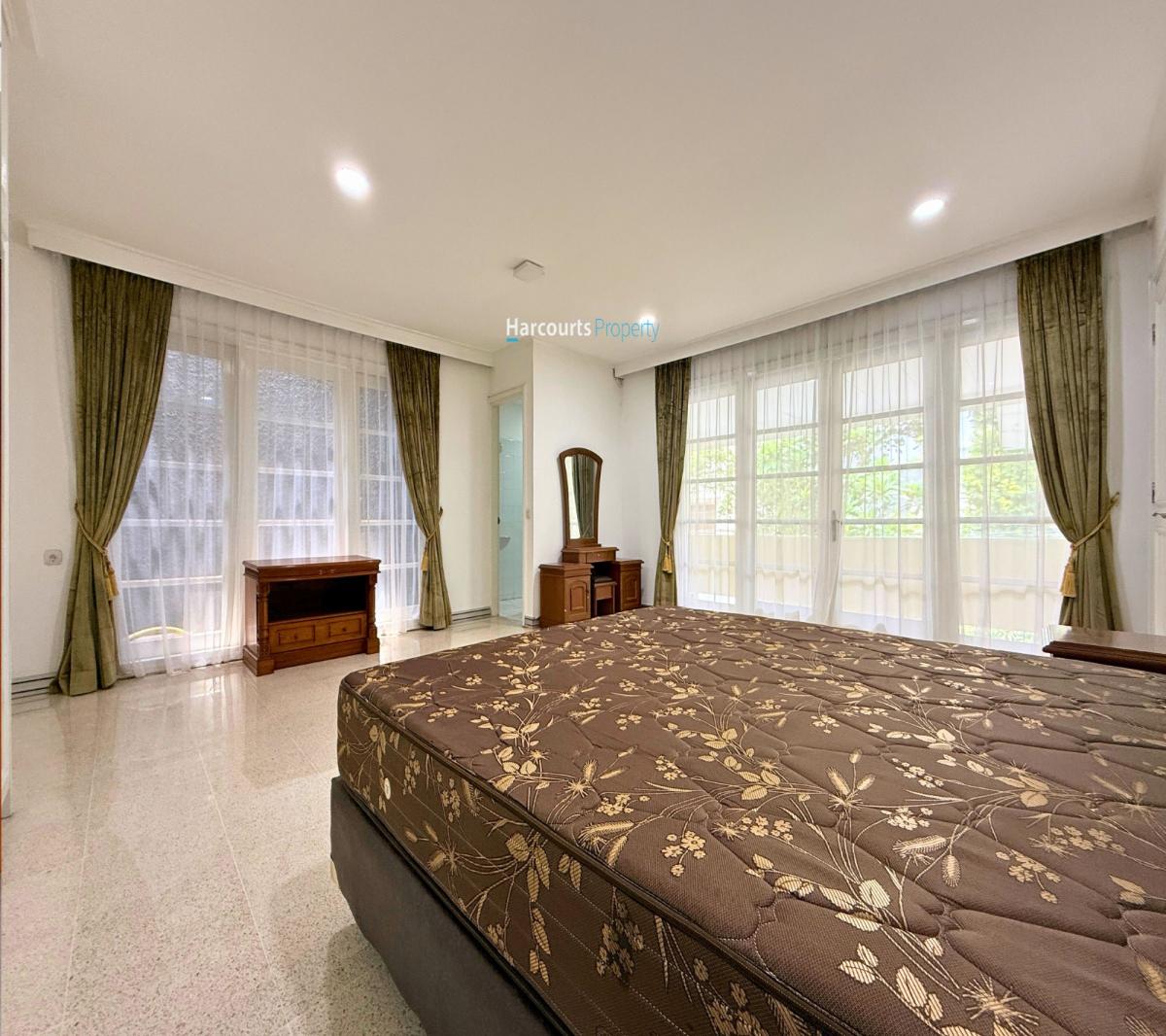 Disewakan Rumah Klasik Lokasi Strategis 5 menit dari Senayan City Area, Di Kebayoran Baru - Foto 10