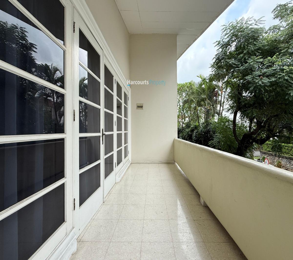 Disewakan Rumah Klasik Lokasi Strategis 5 menit dari Senayan City Area, Di Kebayoran Baru - Foto 11