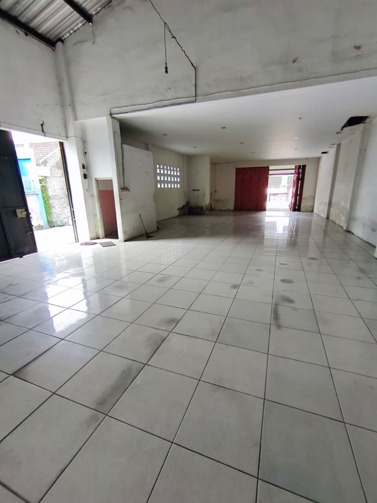 Disewakan Ruko, Lokasi di Kadipiro solo - Foto 2