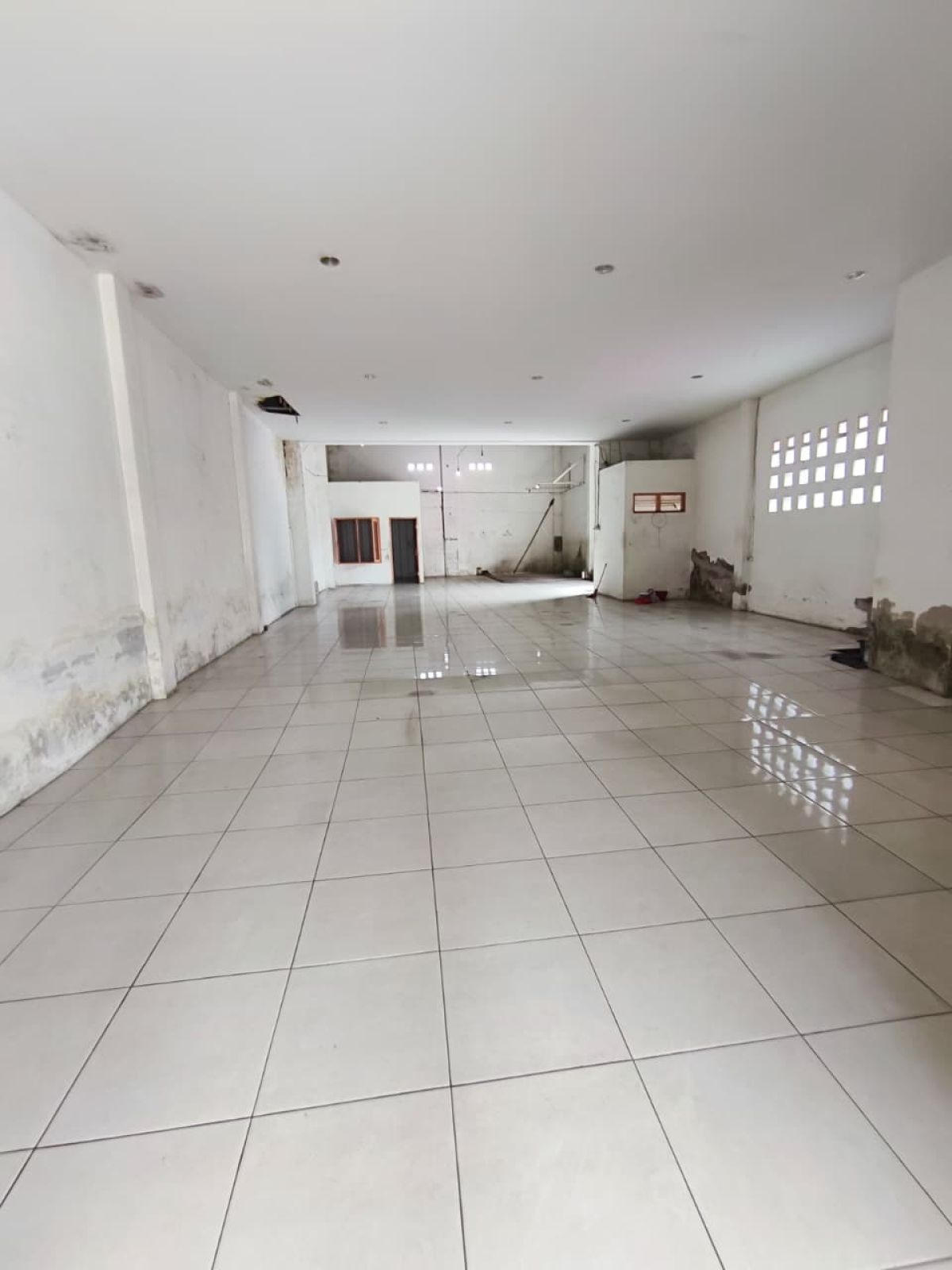 Disewakan Ruko, Lokasi di Kadipiro solo - Foto 4