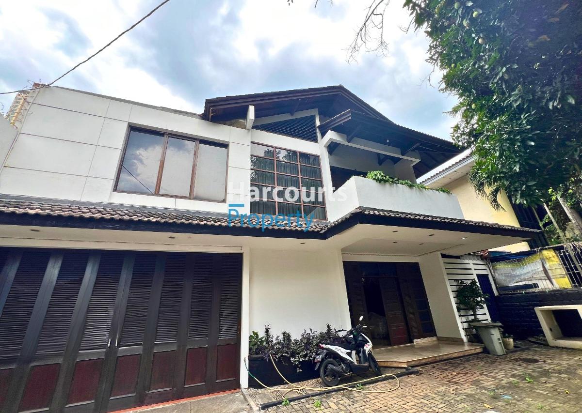 Disewa Rumah Klasik Area Jl. Gandaria Kebayoran Baru