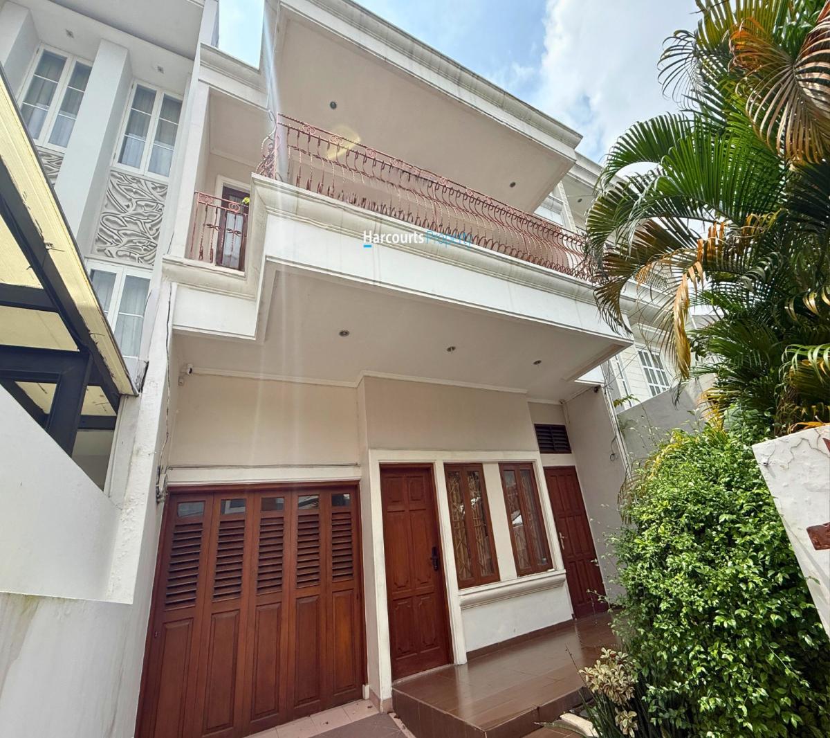 Disewakan Rumah Klasik Bagus dan Terawat Kawasan Elite Lokasi Strategis di Alam Segar, Pondok Indah - Foto 4