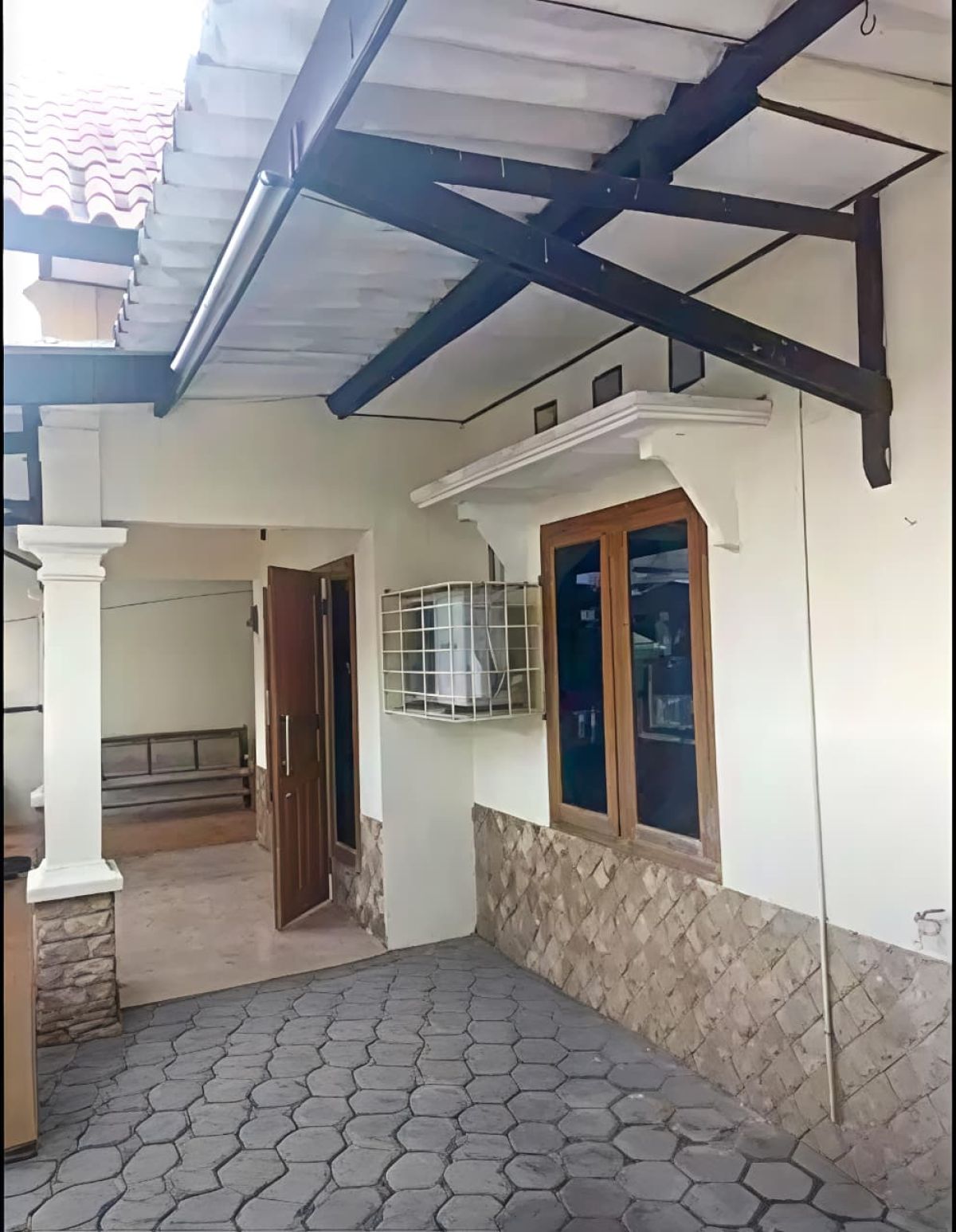 Disewakan Rumah Siap Pakai, Lokasi : Perumahan di Colomadu, Solo - Foto 2