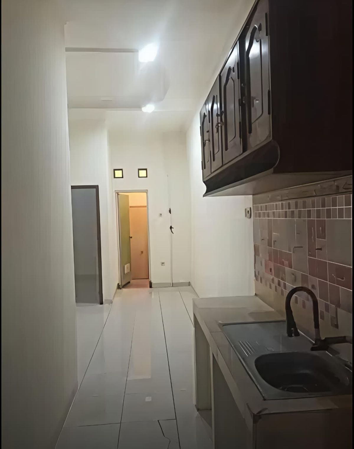 Disewakan Rumah Siap Pakai, Lokasi : Perumahan di Colomadu, Solo - Foto 5