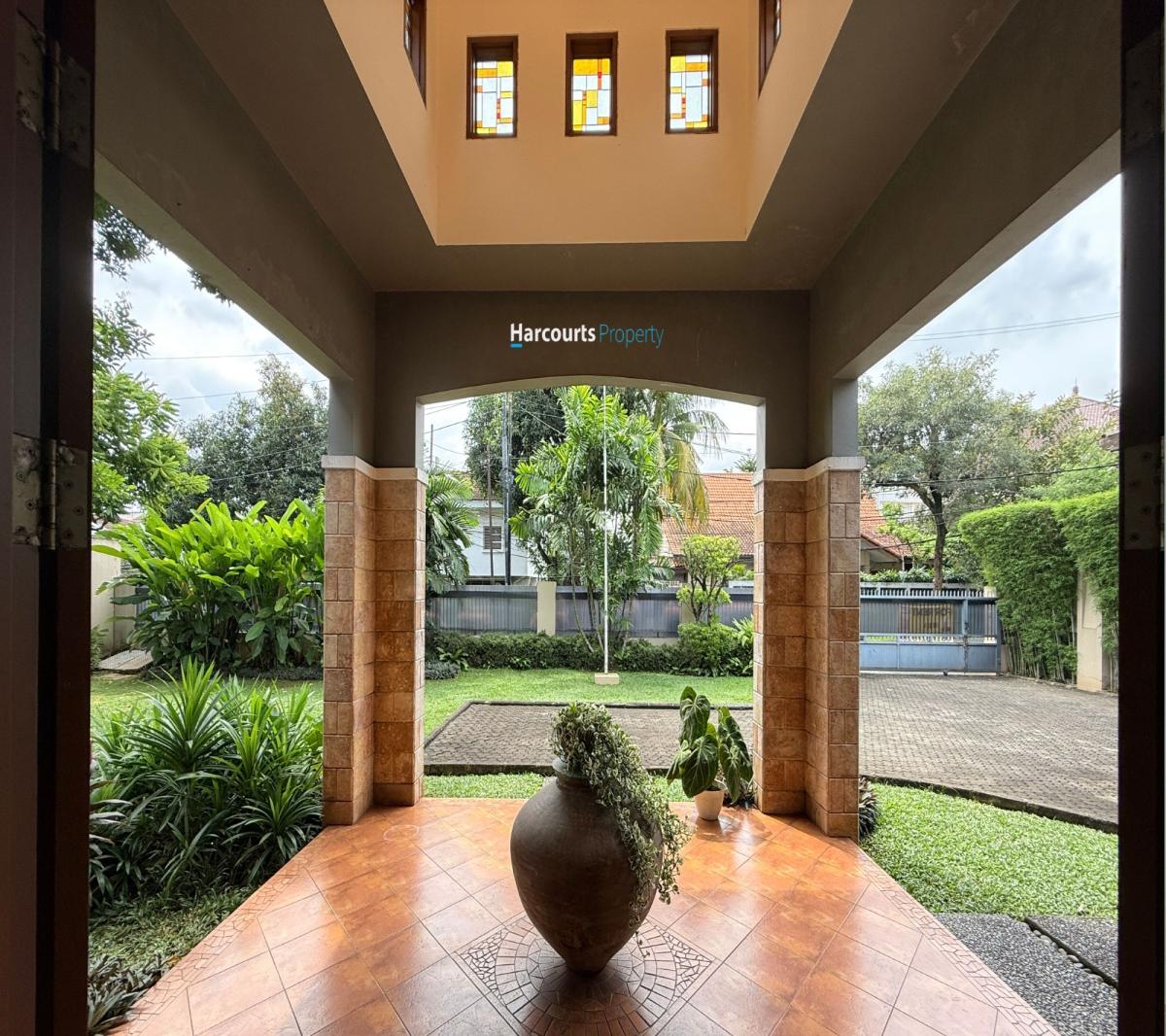 Rumah Hunian Klasik Halaman Super Luas ada backyard lokasi Strategis 5 menit dari MRT Cipete Raya - Foto 2