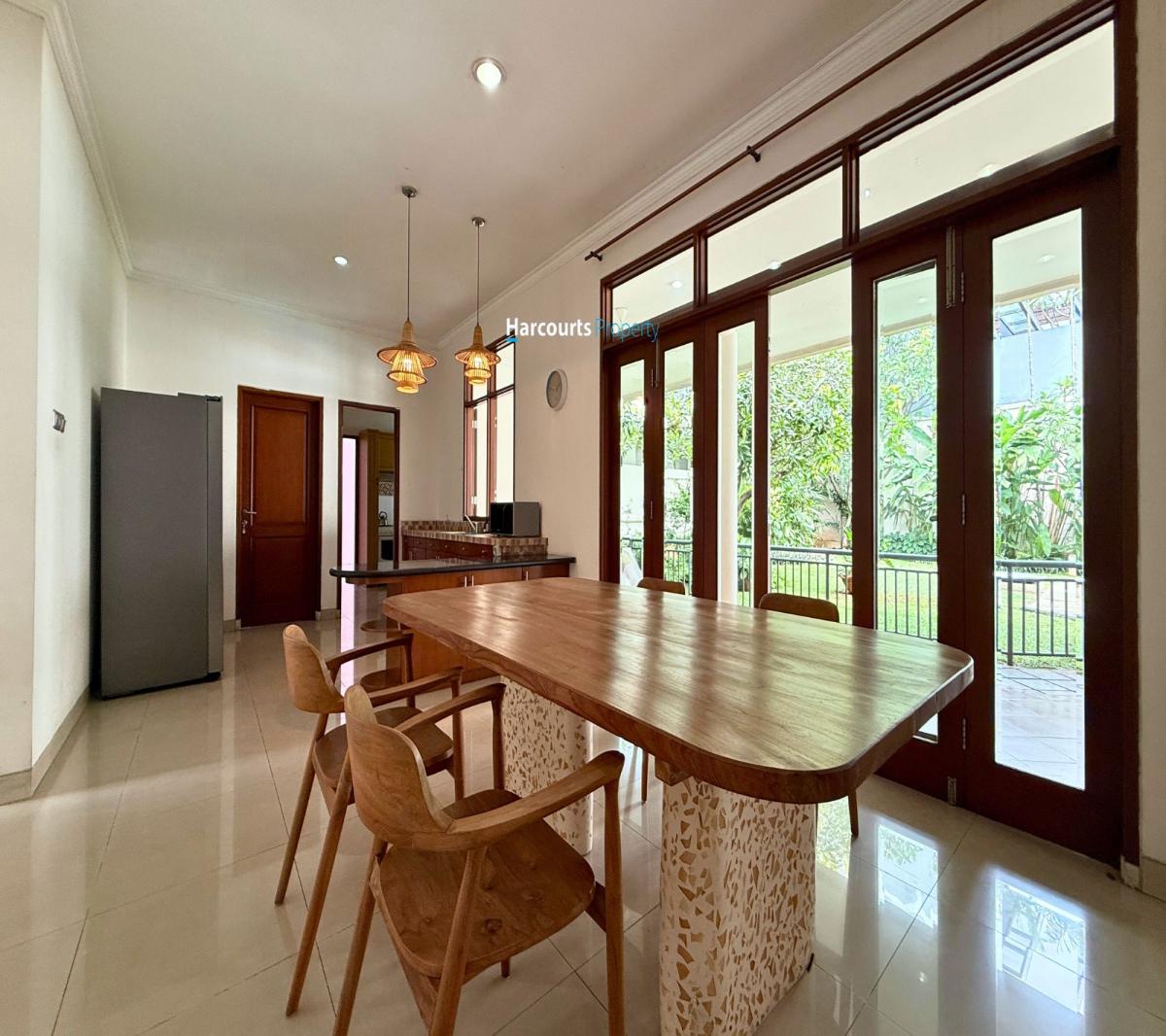 Rumah Hunian Klasik Halaman Super Luas ada backyard lokasi Strategis 5 menit dari MRT Cipete Raya - Foto 5